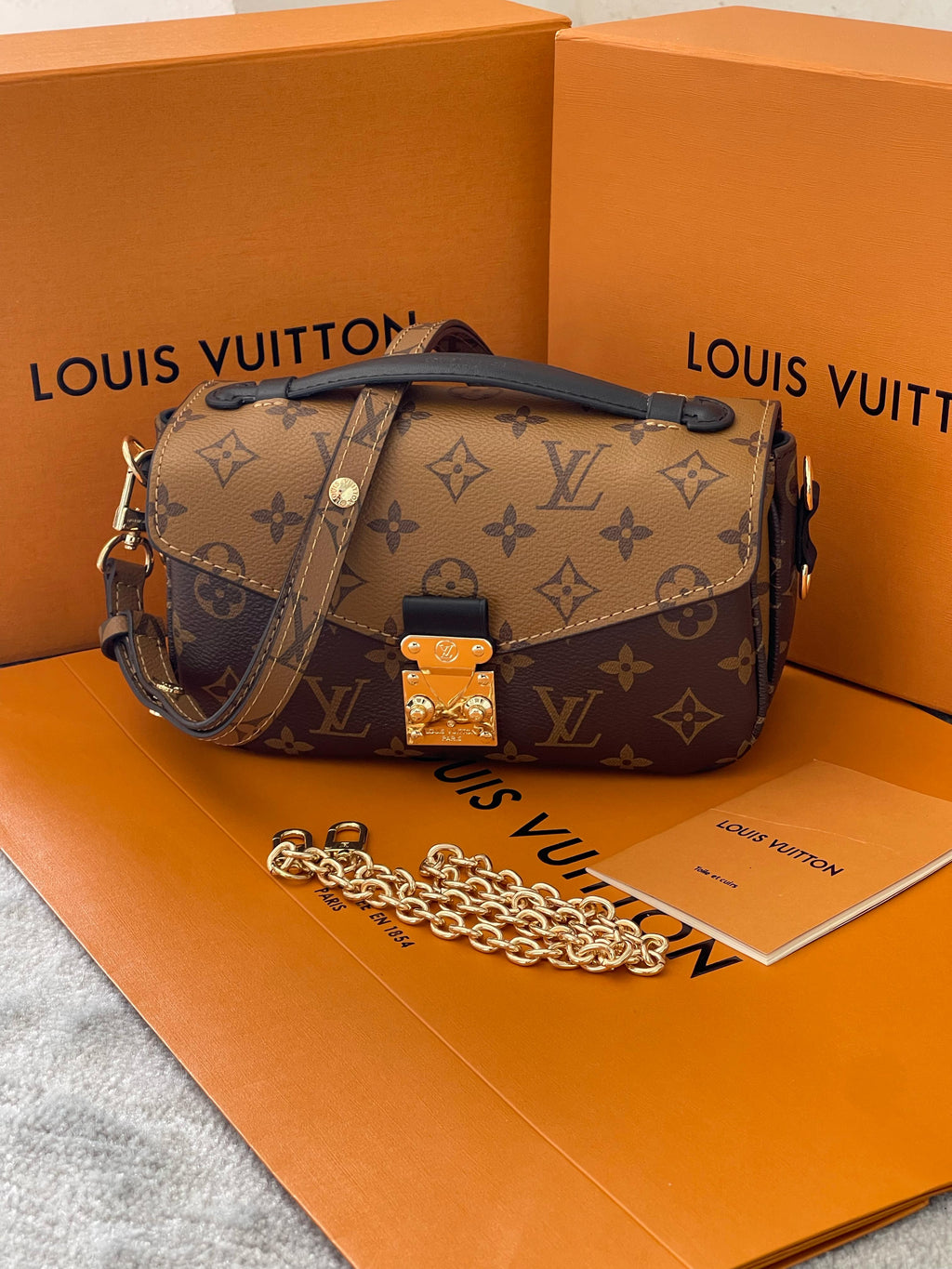 Louis Vuitton Pochette Métis Handbag
