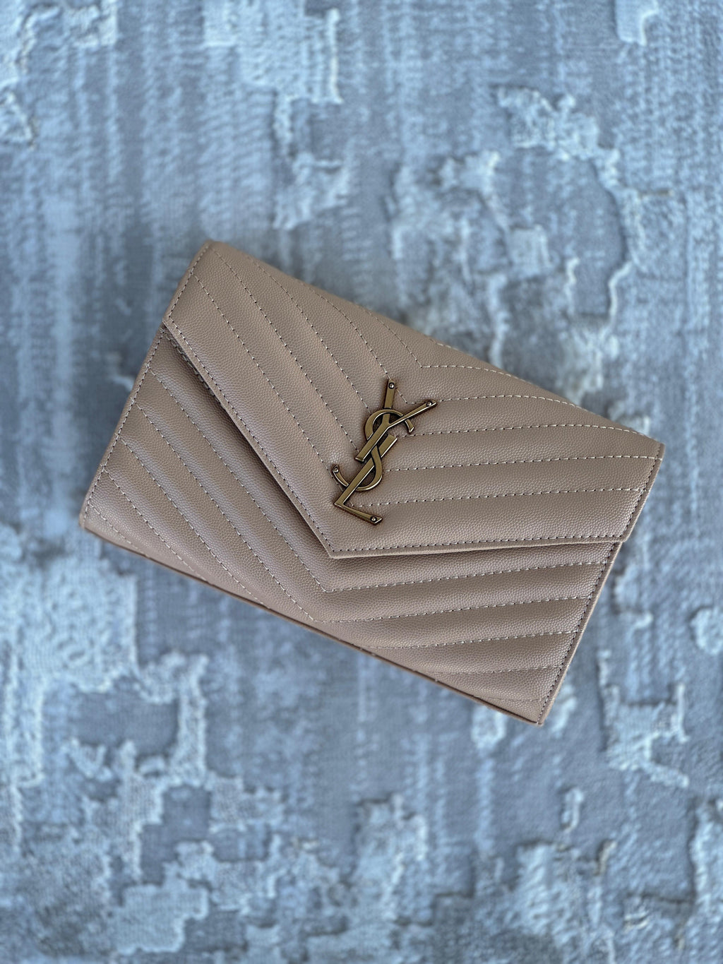 Saint Laurent Cassandre Envelope Chain Wallet – YSL Monogram
