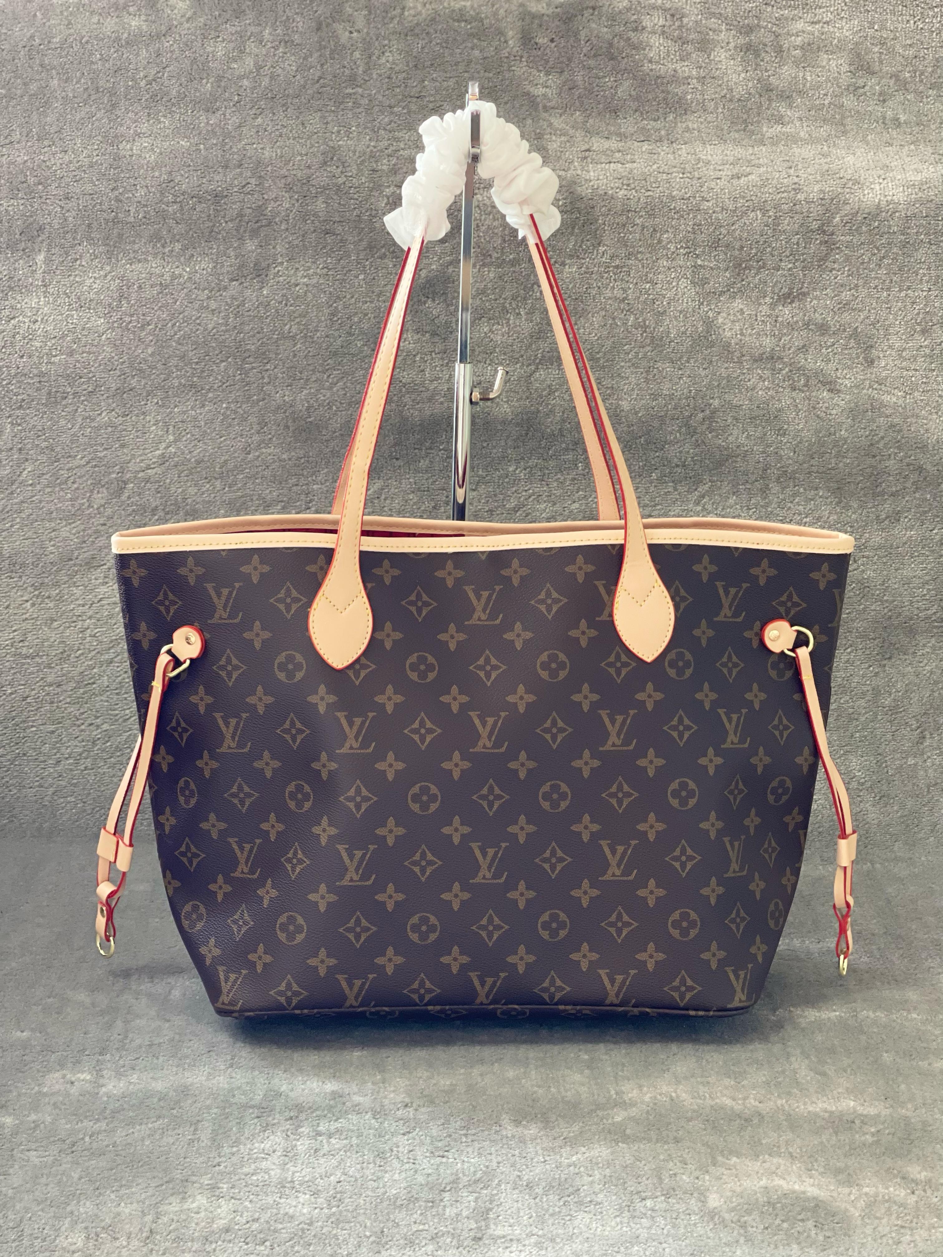 Louis Vuitton Neverfull MM Tote Bag - Signature Canvas